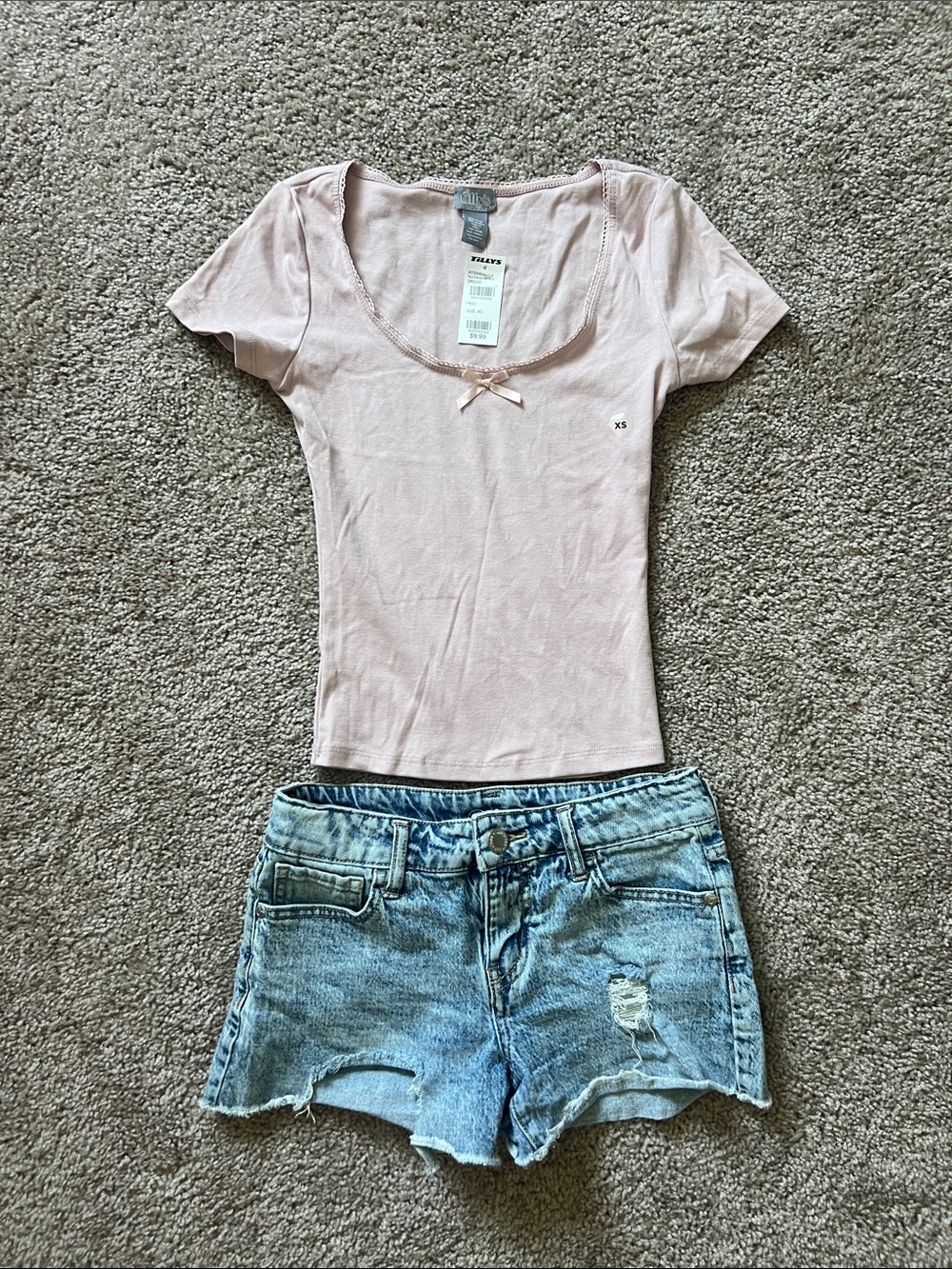 Tilly's Light Pink Scoop Neck xs Tee w Bow/Art Class Jean shorts girls size 10-1